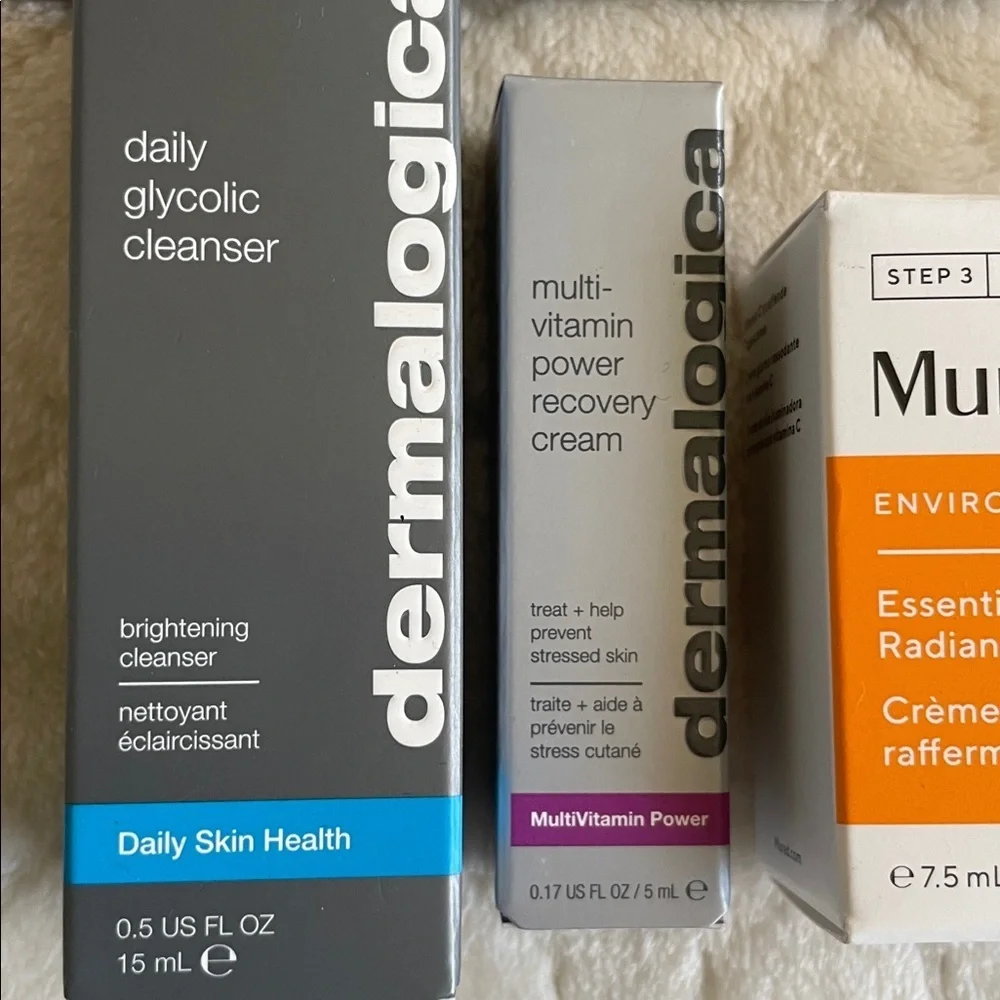 DELUXE TRAVEL SIZE SKINCARE BUNDLE - Picture 2 of 4